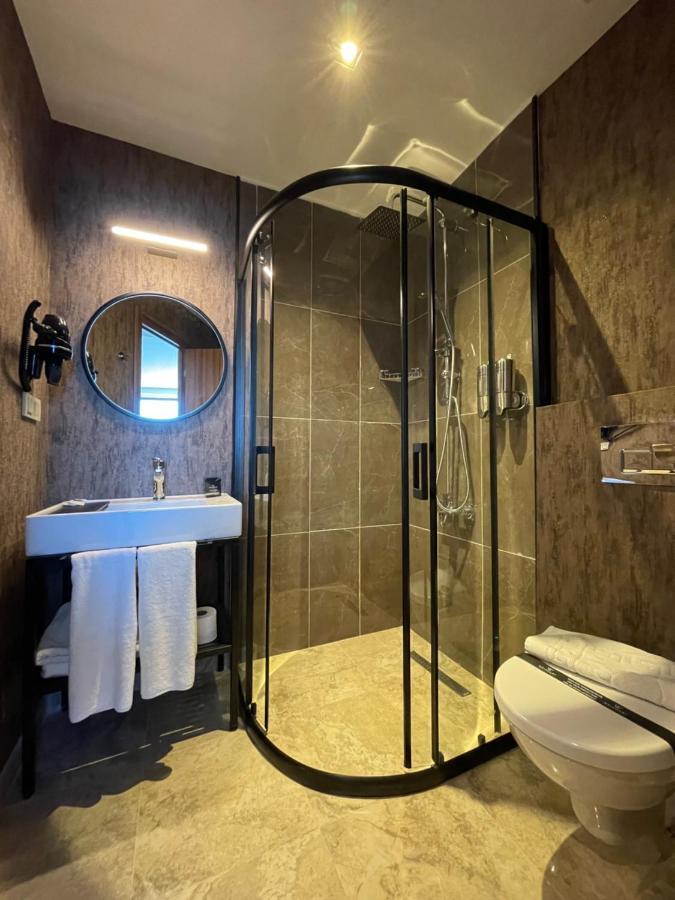 Weingart Port Seaside Hotel Istanbul Eksteriør billede